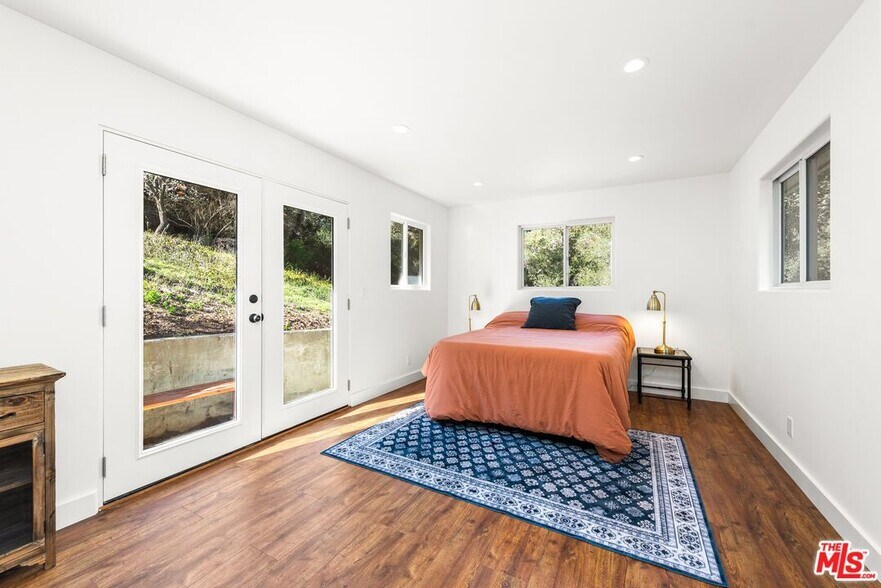 Building Photo - 800 N Topanga Canyon Blvd