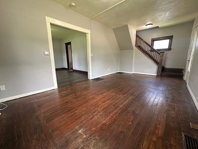 Primary Photo - 3 bed, 1 bath home for rent in Waterloo