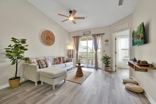 Building Photo - 2720 Club Cortile Cir
