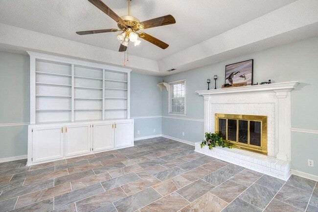 Building Photo - 15 Killarney Ln