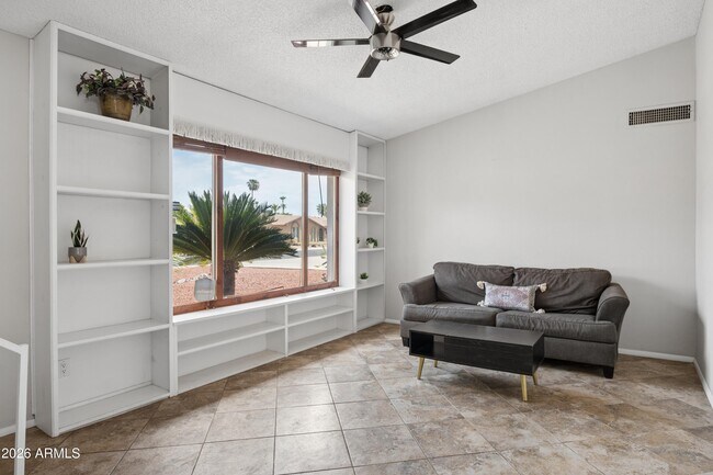 Building Photo - 2319 E Loma Vista Dr