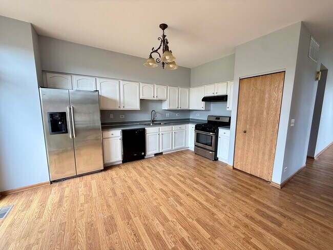 Building Photo - 2208 Rebecca Cir