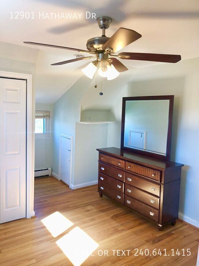 Building Photo - 12901 Hathaway Dr