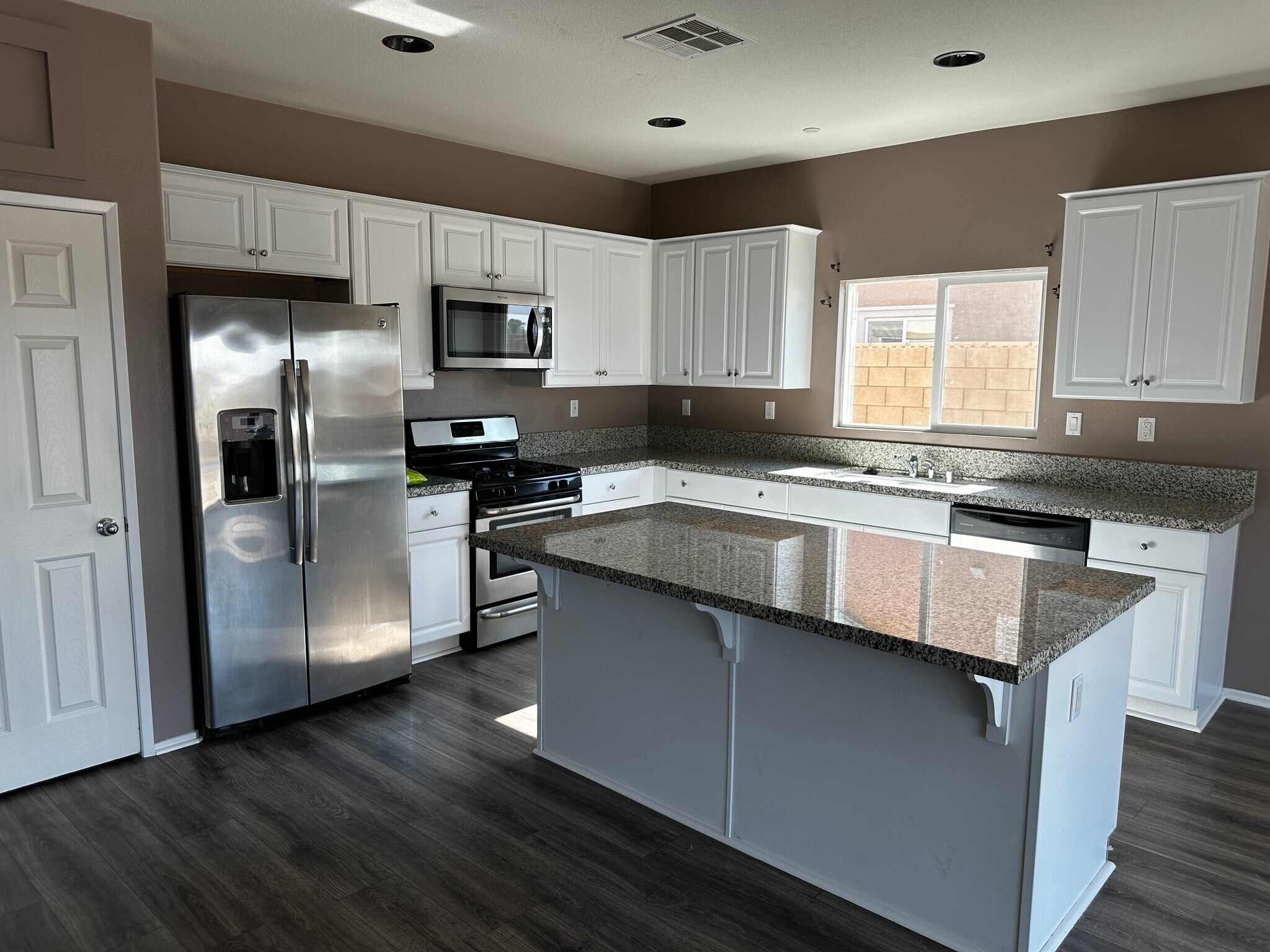 Kitchen - 83587 Moroccan Dr
