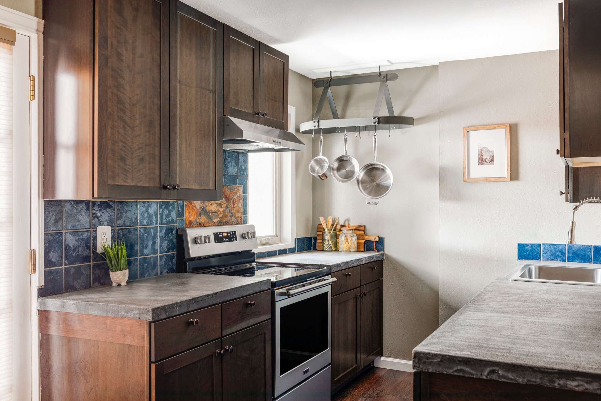 Building Photo - 377 Pearl St