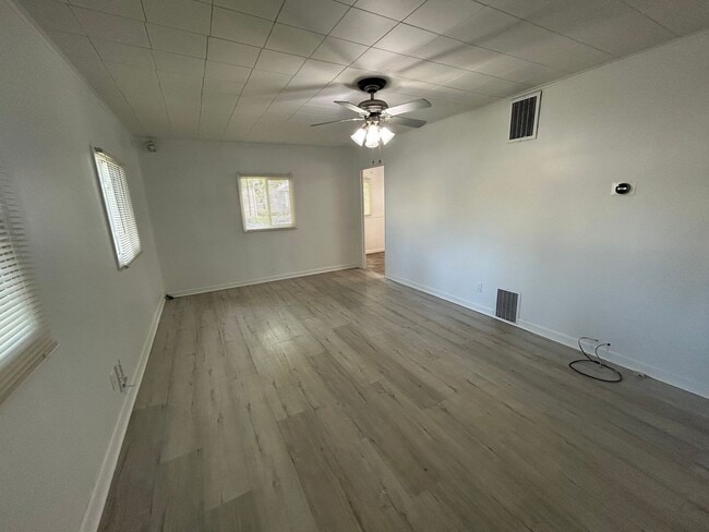 Building Photo - 421 N 35th St