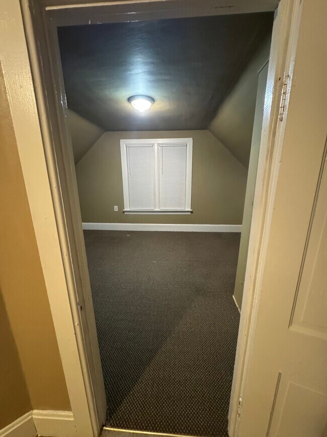 Upstairs Bedroom #2 - 204 Independence Ave S