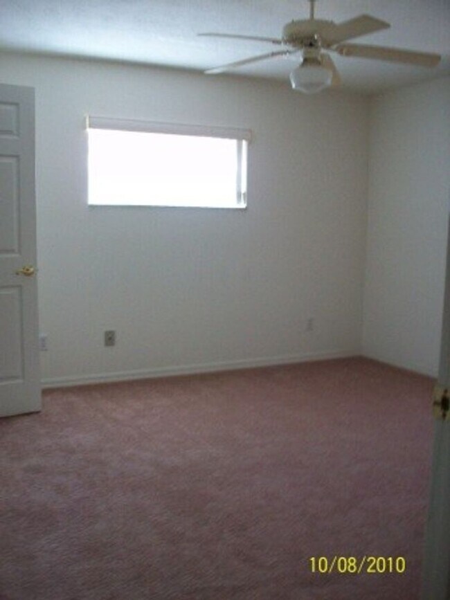 Building Photo - Cambridge Greens 3/2/2