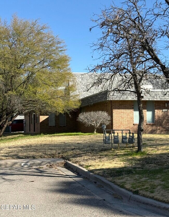 Building Photo - 101 3 N Trevino Rd