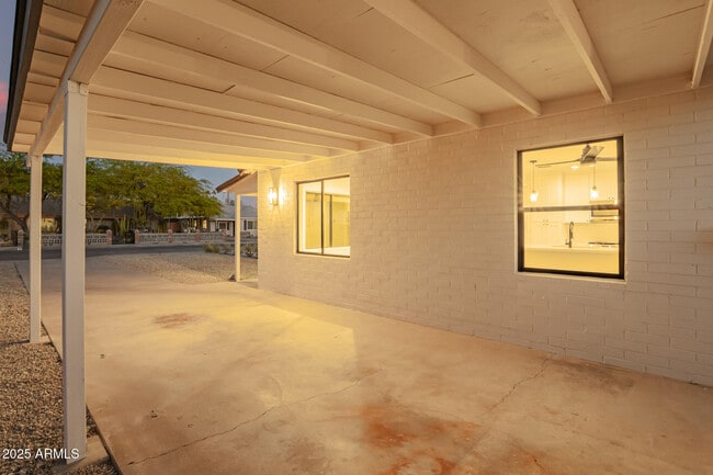 Building Photo - 9042 N 3rd Ave