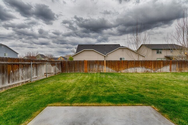 Building Photo - Beautiful home located in sought after Sundance Subdivision