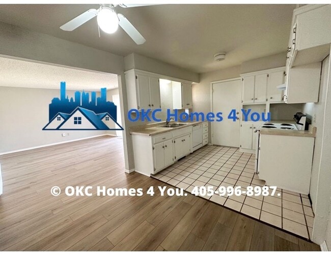 Building Photo - 2 Bed/ 2 Bath NW OKC Duplex