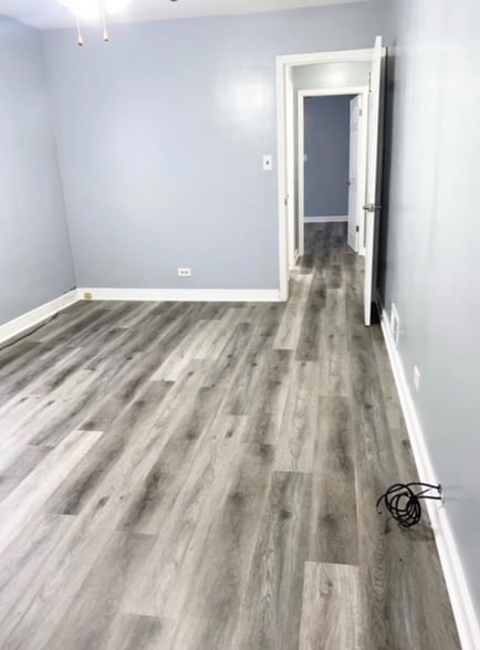 Building Photo - 10324 S Vernon Ave