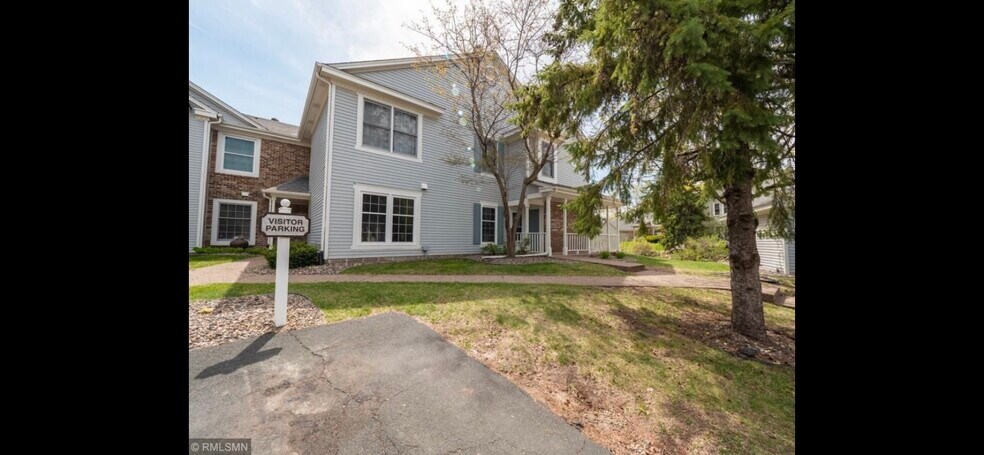 Building Photo - 10918 Quebec Ave S