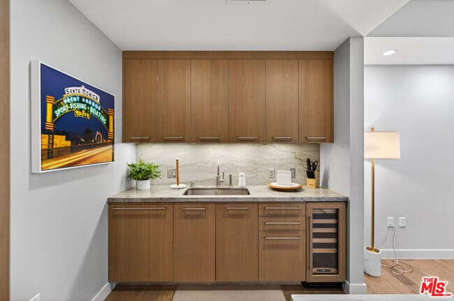 Building Photo - 1755 Ocean Ave