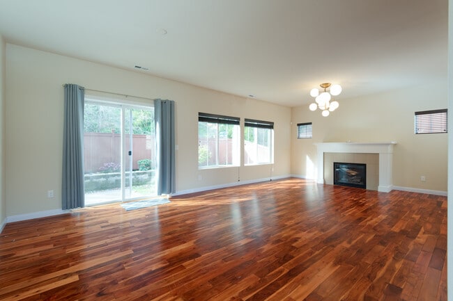 Building Photo - 6733 37th Ave S