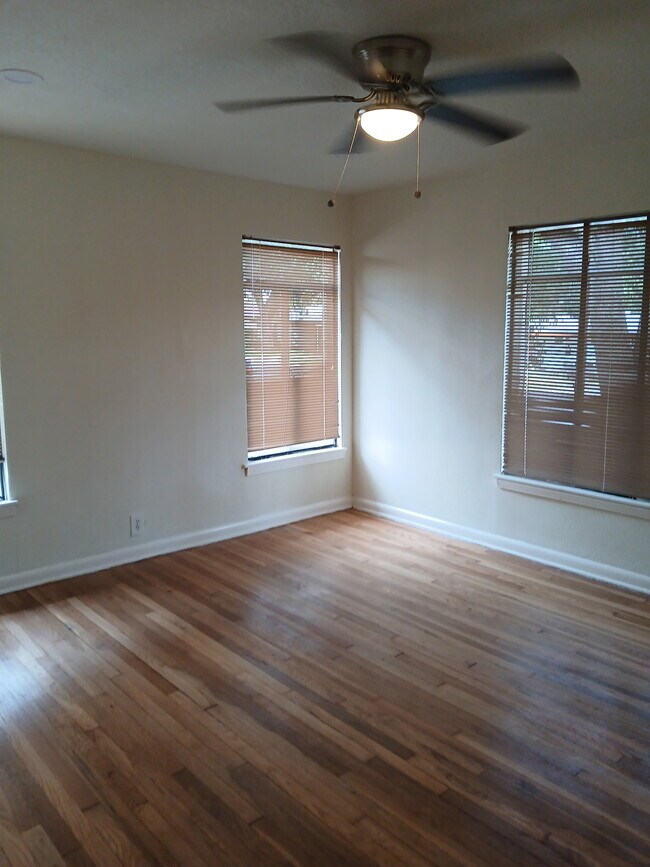 Building Photo - 115 Coyle Pl