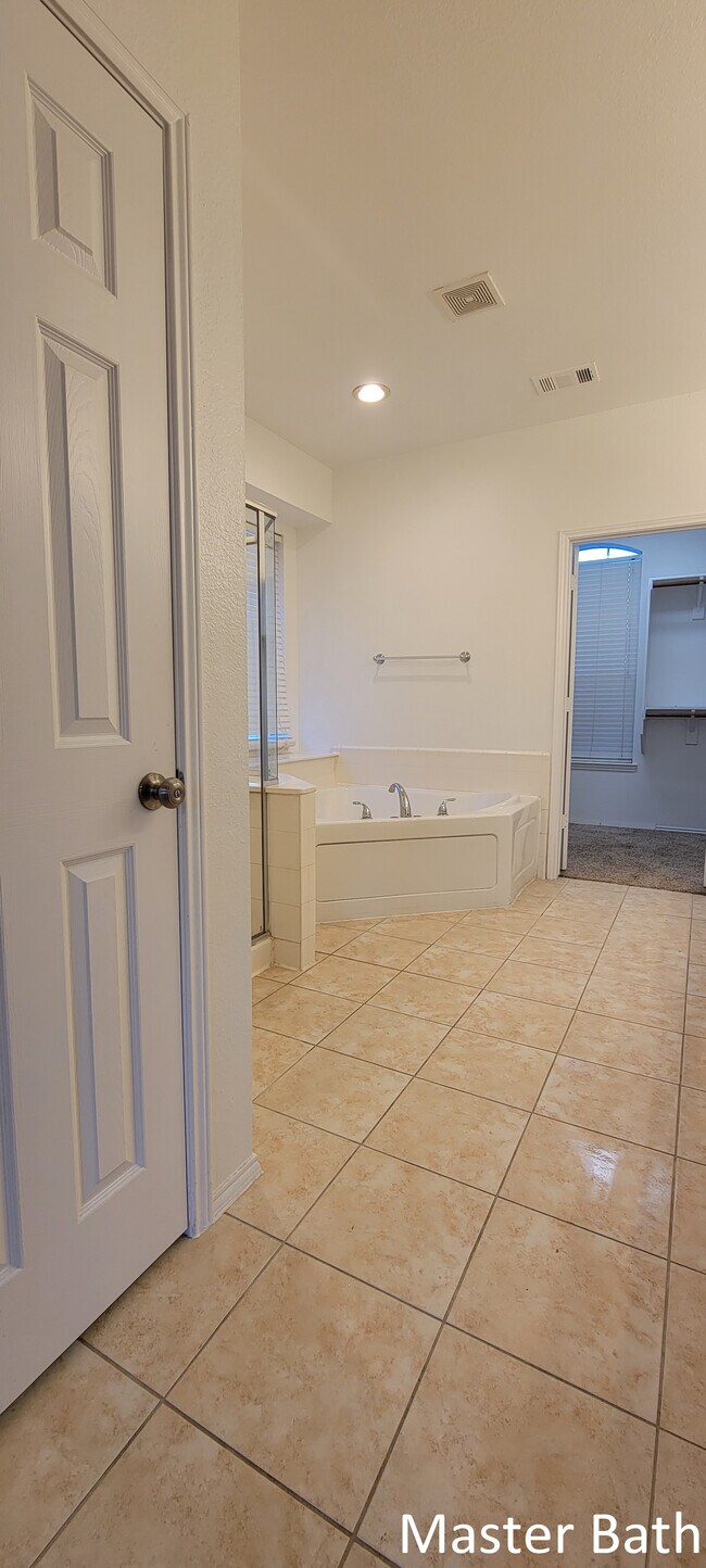 Building Photo - 6405 Branchwood Trail