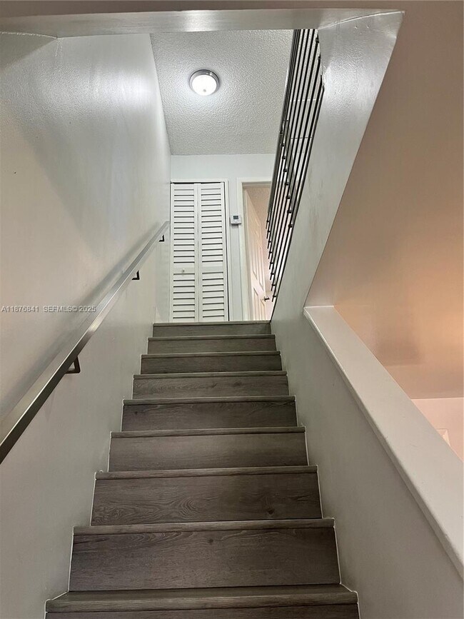 Building Photo - 2567 NE 182nd St