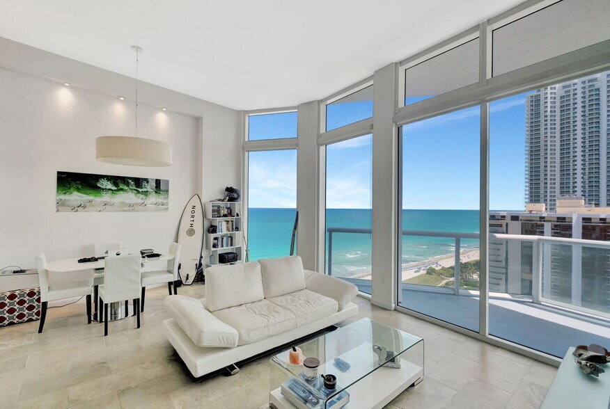 Building Photo - 6515 Collins Ave