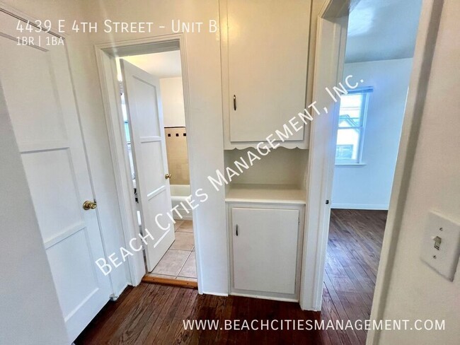 Building Photo - Cute One Bedroom Blocks Away from Beach an...