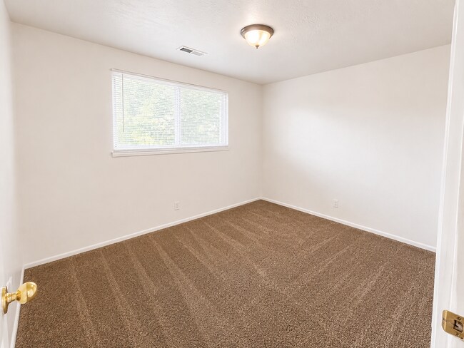 Building Photo - Lovely 2 Bedroom Apartment in Provo