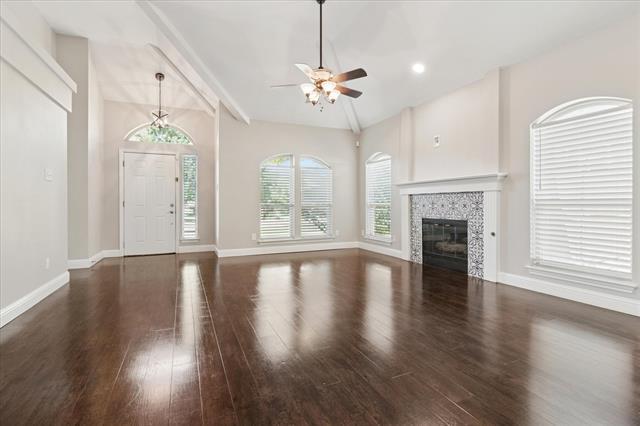 Building Photo - 9921 Carmel Valley Dr