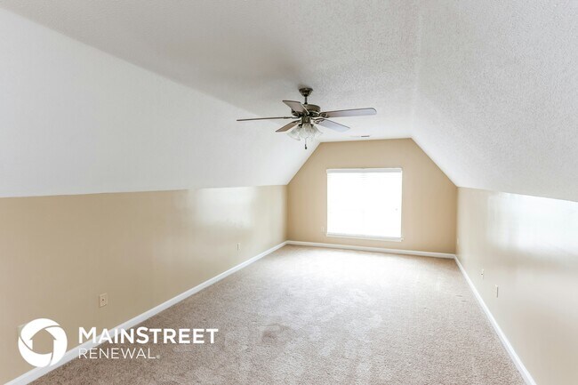Building Photo - 6860 Hickory Crest Dr