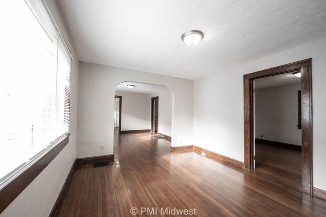 Building Photo - 4850 Hillside Ave