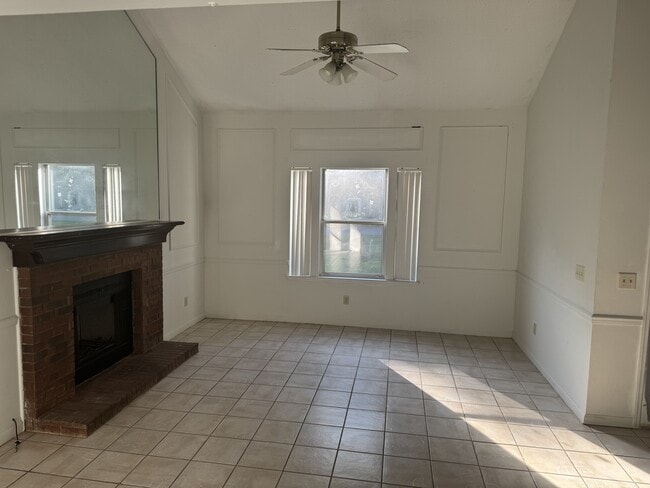 Building Photo - 2074 Hopkins Mill Rd