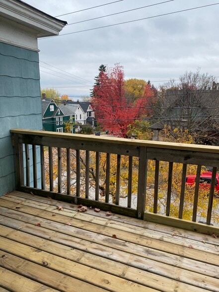 Building Photo - 16 S 19th Ave E