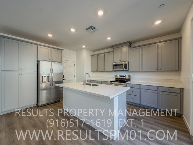 Building Photo - Brand new 3 Bedroom home. Wonderful amenities!