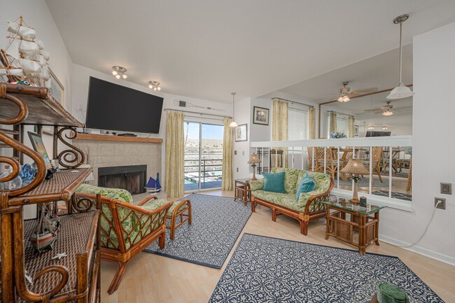 Building Photo - Live ON THE COLORADO RIVER – Fully Furnished 1 Bed/1 Bath Condo in the Gated Community of Roadhav...