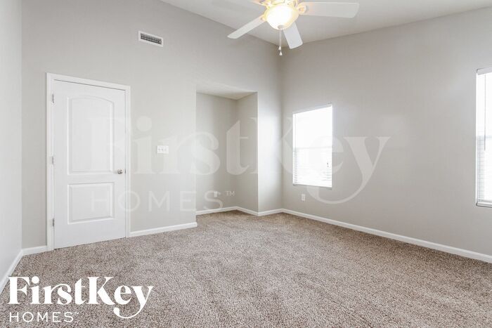 Building Photo - 15526 Farmland Ct
