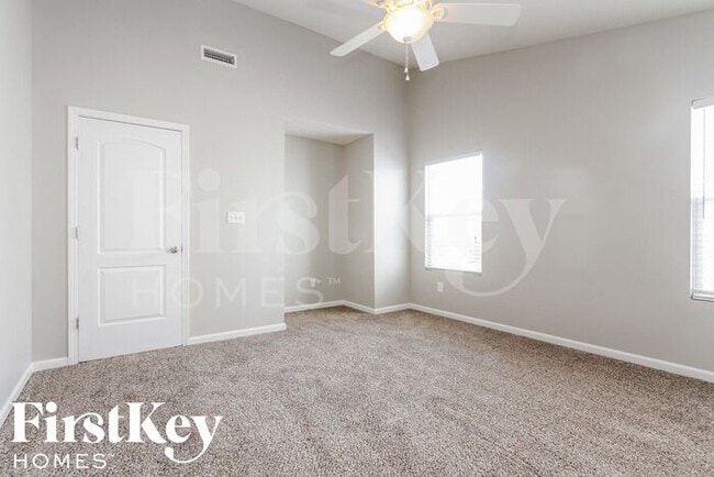 Building Photo - 15526 Farmland Ct