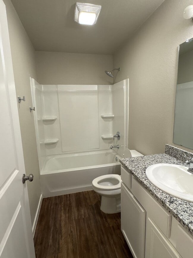 Building Photo - Half off the 1st month's rent!!