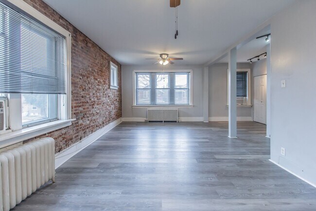 Building Photo - Loft like living in Carondelet.  Ask about...