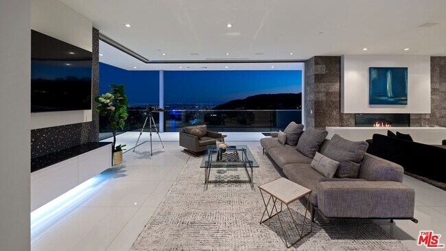 Building Photo - 7080 Mulholland Dr