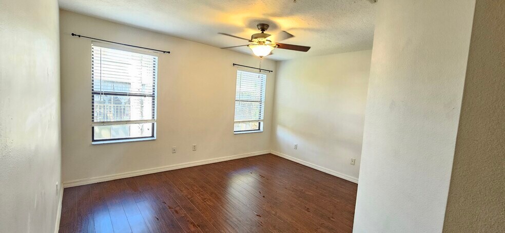 Building Photo - 6007 Scotchwood Gln
