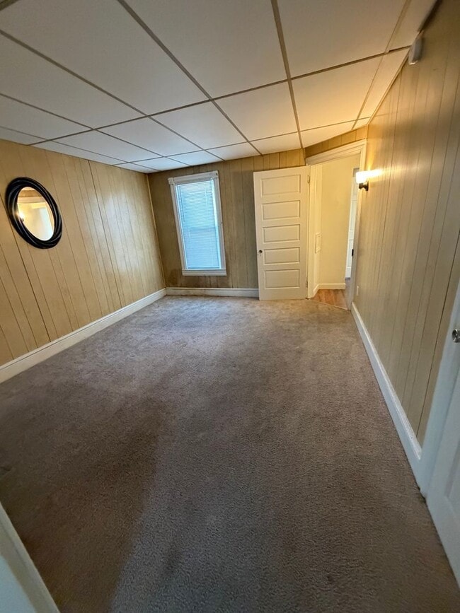 Building Photo - Three bedroom one bath home close route 30