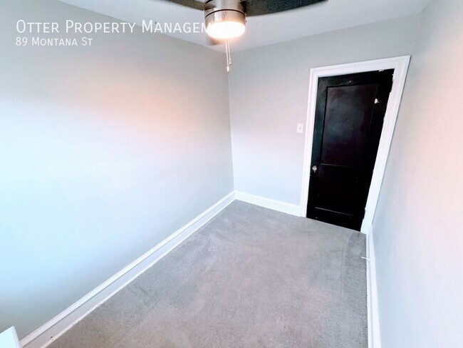 Building Photo - 89 Montana St