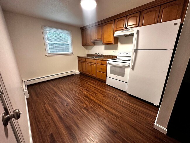 Building Photo - 9 Emerald Dr