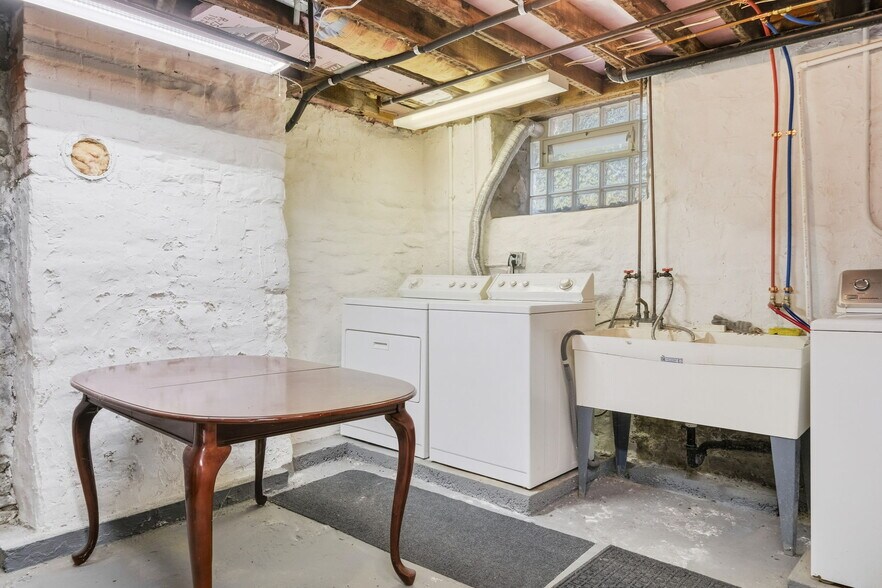 Building Photo - 480 Orchard Ave