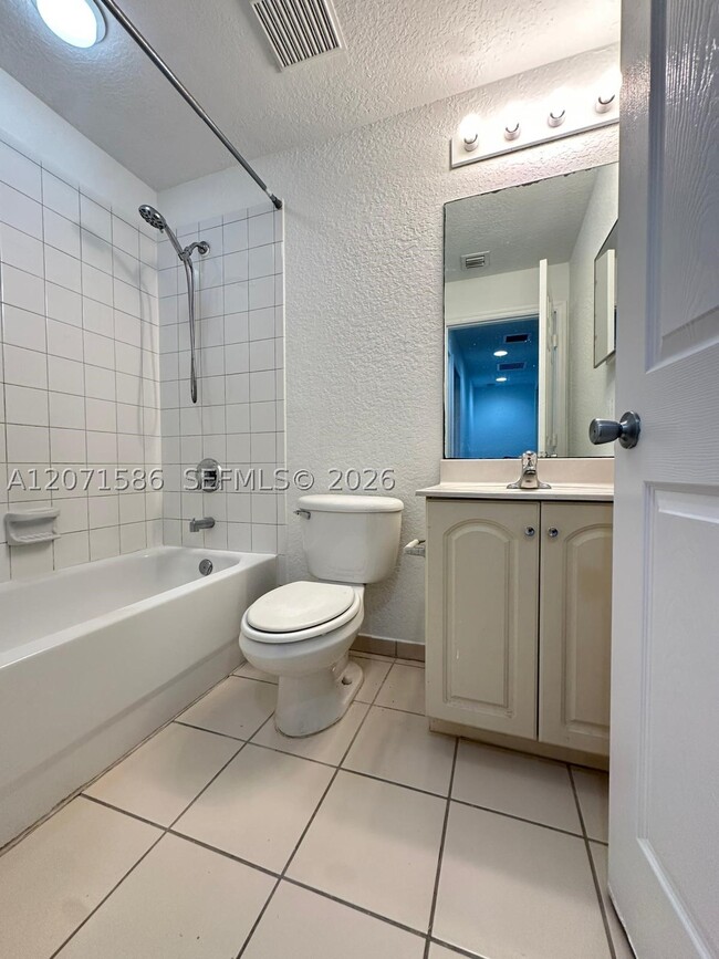 Building Photo - 6055 SW 19th St