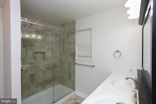 Building Photo - 4710 Leyden Way