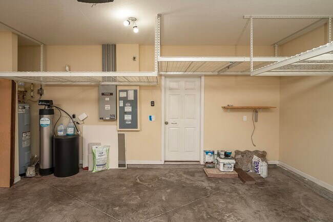 Building Photo - 494 Aventurine Ave