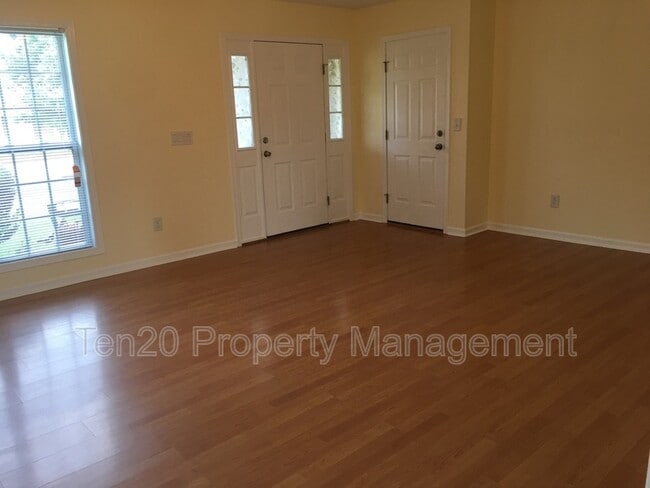 Building Photo - 8029 Silverado Dr