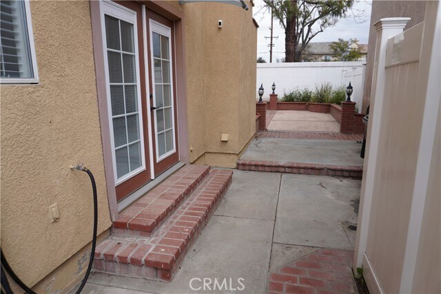 Building Photo - 995 Primrose Ln