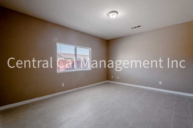 Building Photo - 4 Bedroom, 3 Bath Home in the Desired Southwest - $2495 per month!