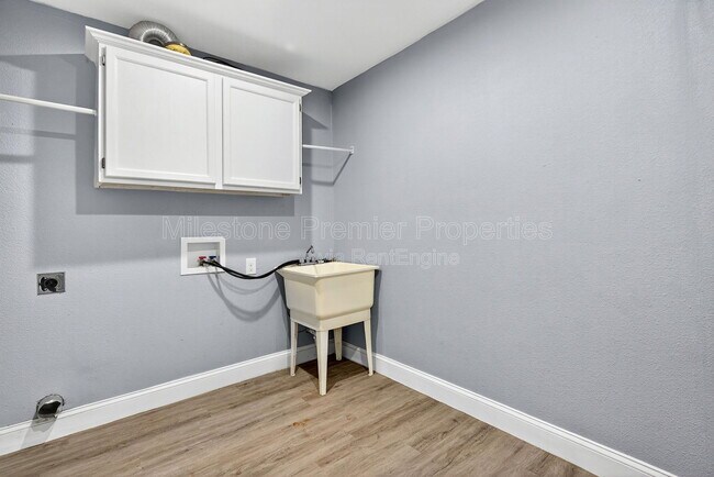 Building Photo - 1803 W Hull St